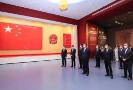 习近平等党和国家领导人参观“‘不忘初心、牢记使命’中国共产党历史展览”